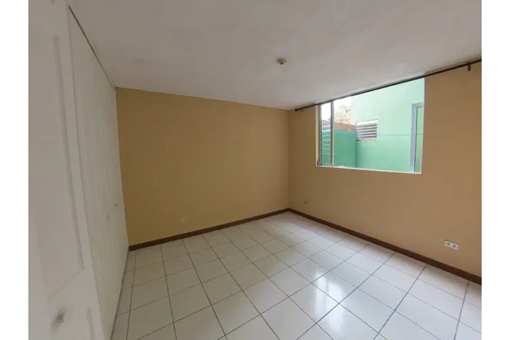 $1 : Apartamento en renta Zona 15 image 8