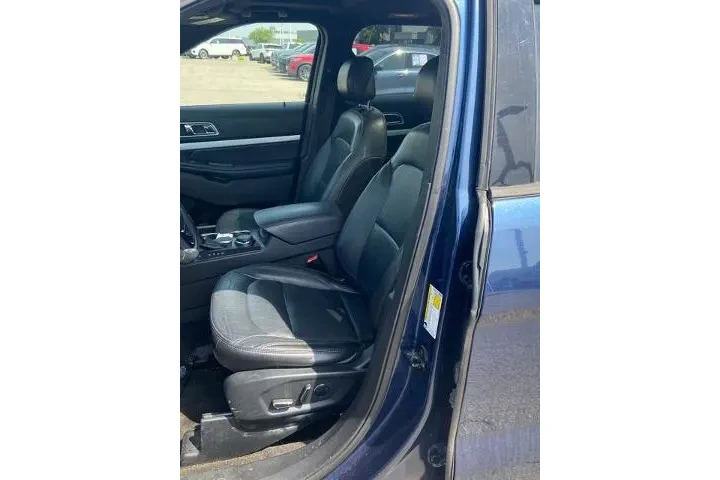 $15886 : Ford Explorer 2017 AWD XLT 4 image 5