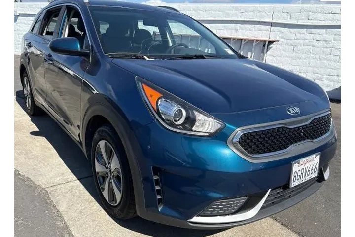 $11900 : Kia Niro 2017 FE 4dr Crossov image 2