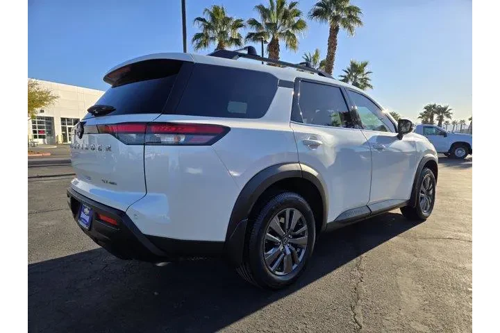 $26991 : Nissan Pathfinder 2022 AWD S image 6