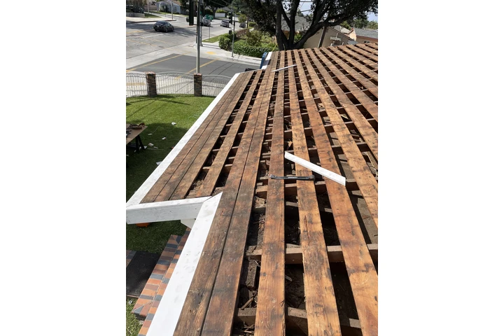 Muñoz roofing image 2