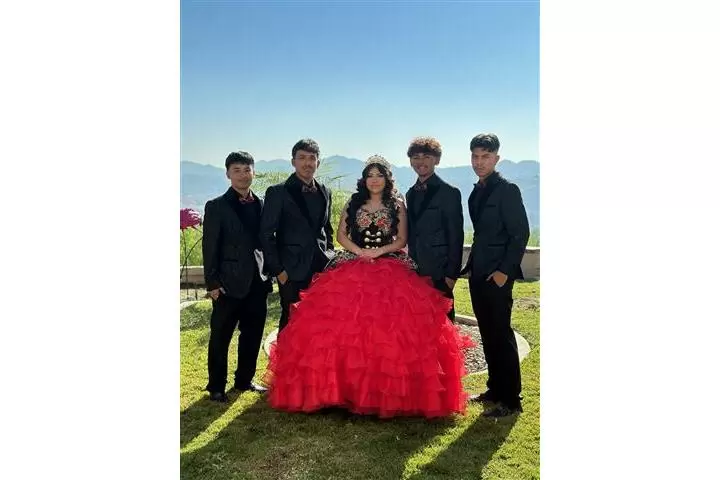 LC Empire. Bailes para Quinces image 5