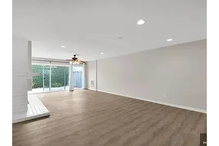 $1765 : 2br condominium for rent image 2