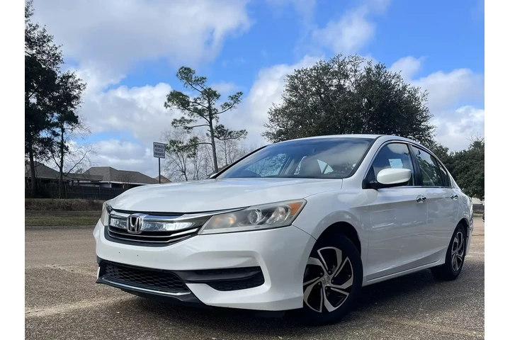 $7000 : 2016 Accord LX image 1