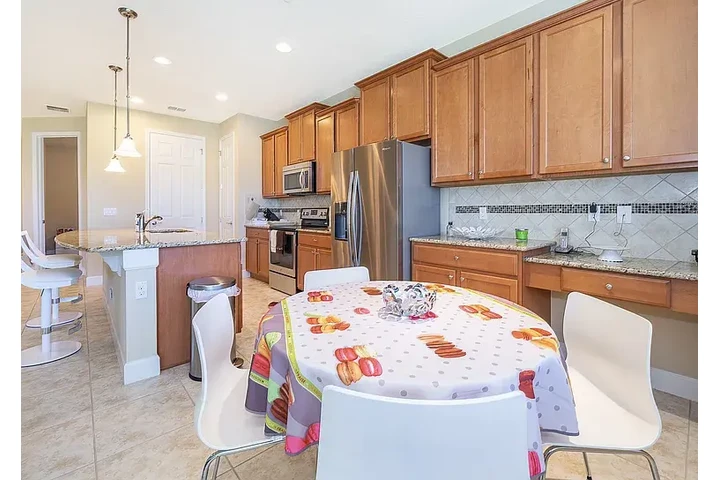 $2350 : HOUSE AVAILABLE IN ORLANDO FL image 9