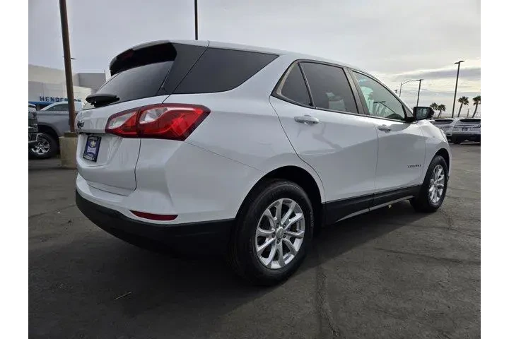 $17292 : Chevrolet Equinox 2020 LS 4d image 6