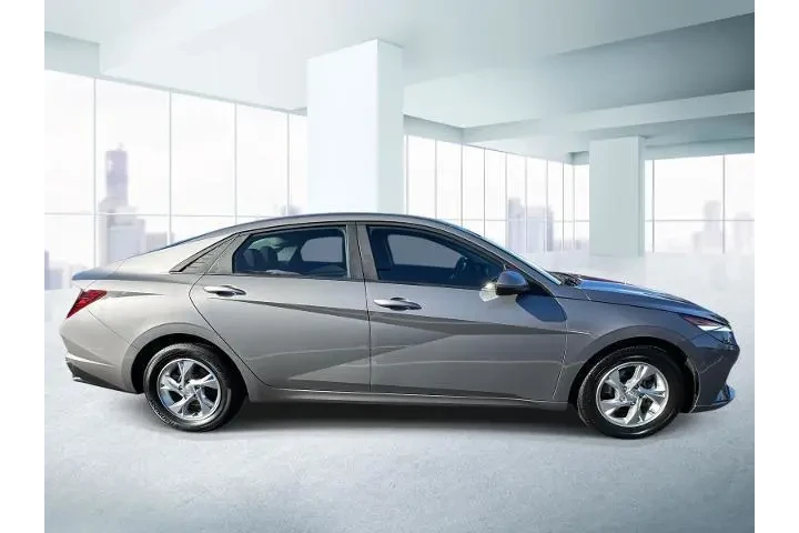 $16989 : Hyundai ELANTRA 2023 SE 4dr image 2