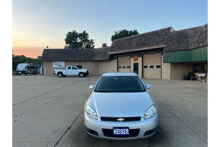 $8500 : 2015 Impala Limited Police | image 3