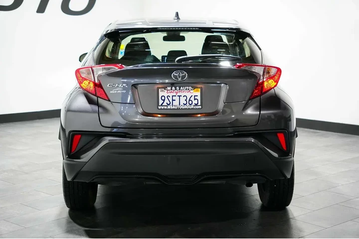 $16898 : 2021 C-HR image 4