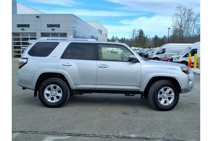 $20416 : Toyota 4Runner 2018 4x4 SR5 image 2
