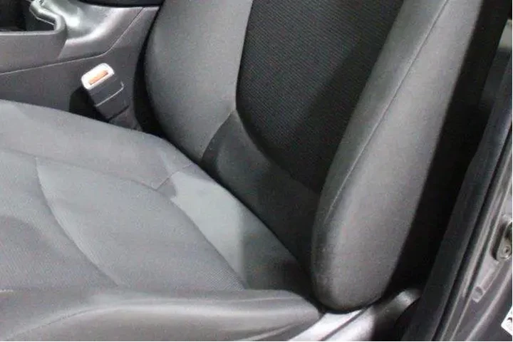 $29998 : Toyota RAV4 2024 AWD LE 4dr image 5