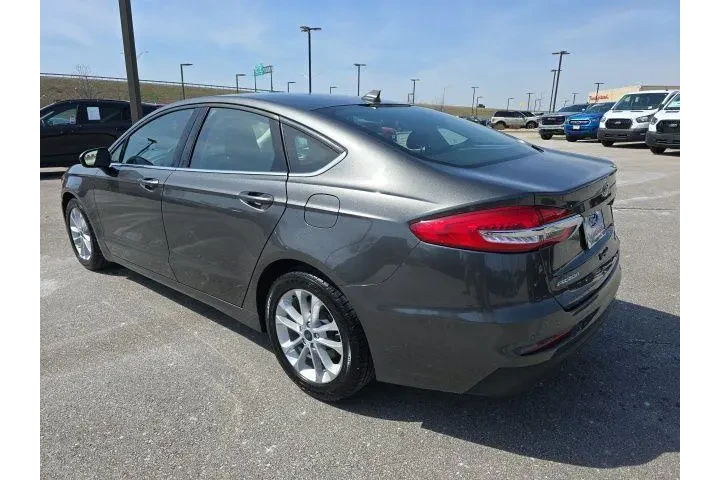 $19500 : Ford Fusion 2020 SE 4dr Seda image 3
