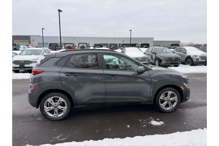 $19990 : Hyundai KONA 2023 AWD SEL 4d image 2