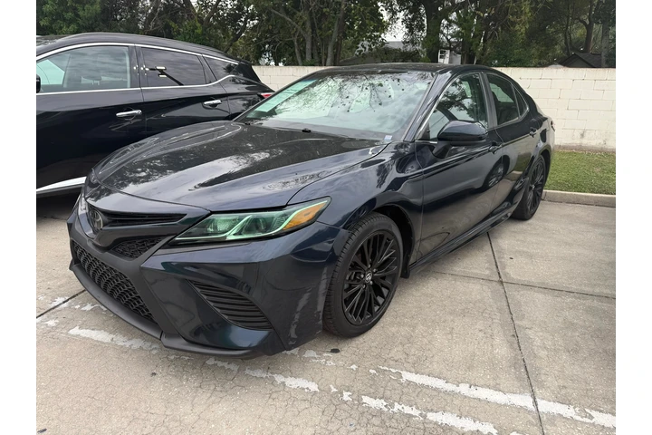 $18000 : 2019  Camry SE. image 5