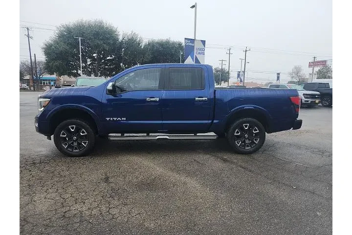 $30998 : Nissan Titan 2021 4x4 Platin image 4