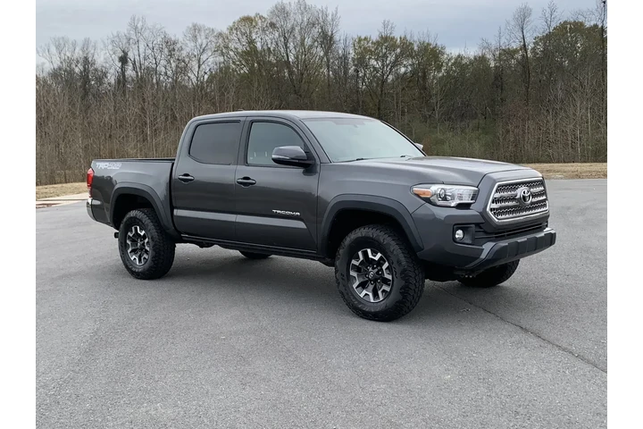 $31900 : 2017 TACOMA DOUBLE image 4