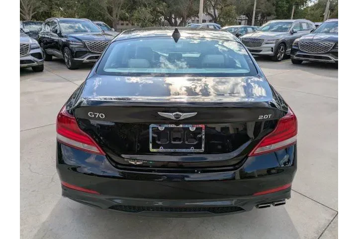 $25340 : Genesis G70 2020 AWD 2.0T 4d image 3