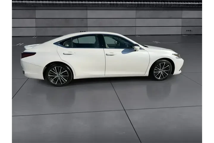 $38988 : Lexus ES 300h 2023 4dr Sedan image 9
