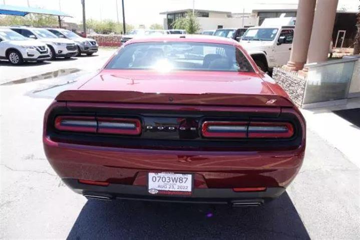 $33995 : Pre-Owned 2021 Challenger SXT image 6