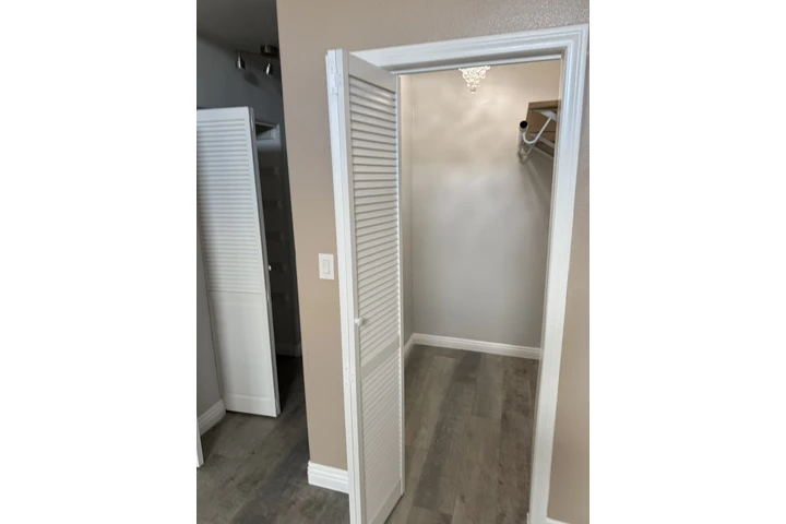 $1700 : Una recamara y un bano cocina image 1