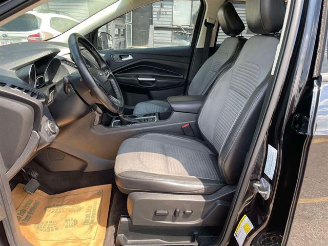 $12995 : 2019 Escape SE 4WD image 7