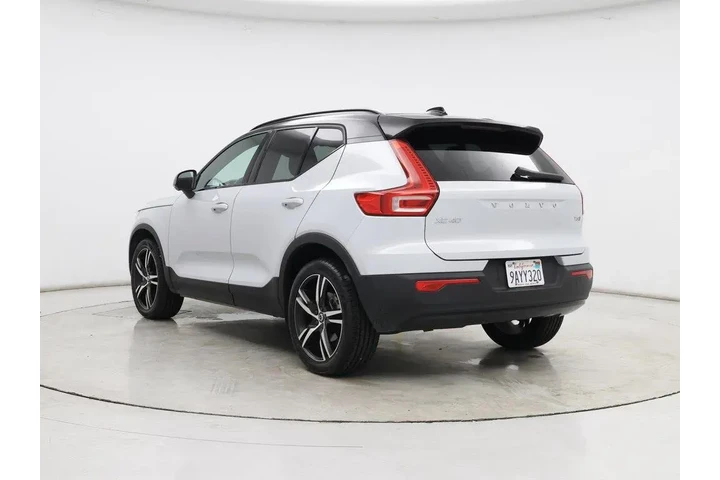$26998 : Volvo XC40 2022 AWD T5 R-Des image 2