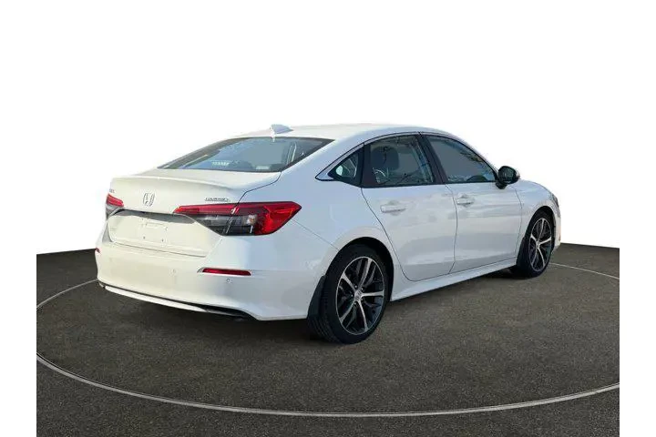 $26488 : Honda Civic 2024 Touring 4dr image 5