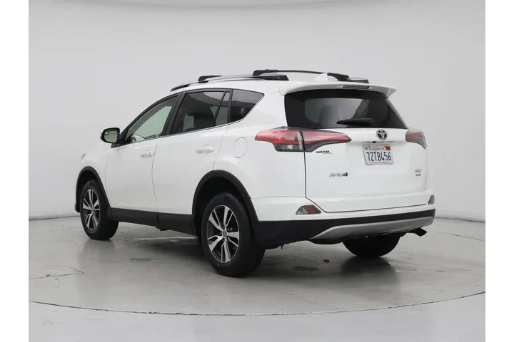 $23998 : Toyota RAV4 2017 AWD XLE 4dr image 2