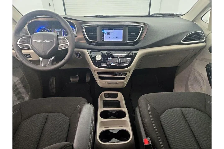 $21998 : Chrysler Voyager 2023 LX 4dr image 9