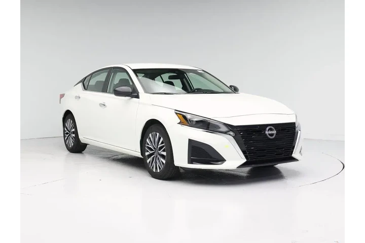 $22998 : Nissan Altima 2025 2.5 SV 4d image 1