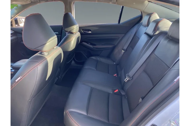 $29070 : Nissan Altima 2023 2.5 SR 4d image 5