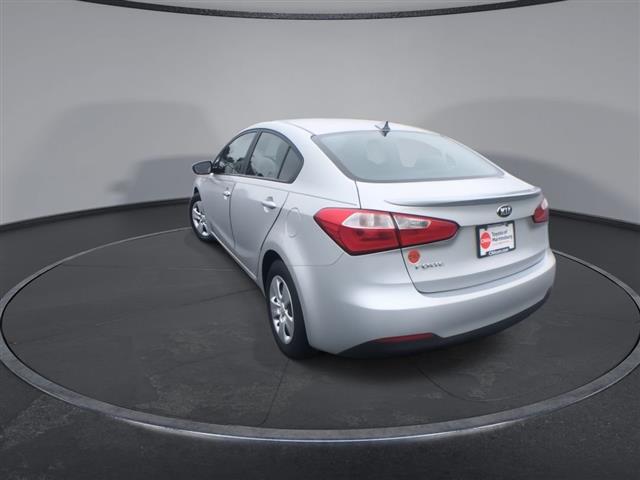 $9500 : PRE-OWNED 2016 KIA FORTE LX image 7