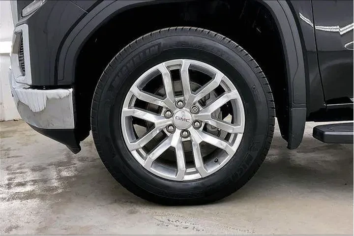 $29490 : GMC Sierra 1500 2019 4x4 SLT image 10