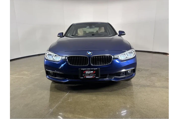 $17899 : 2018 3 Series 330i xDrive image 8