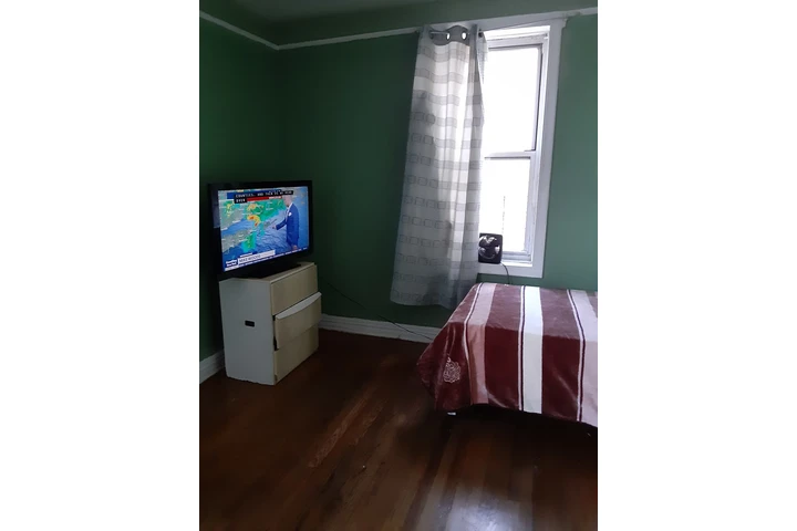 $800 : Rento un cuarto en elmhurst ny image 4