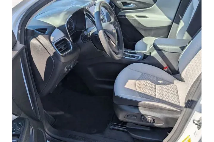 $20097 : Chevrolet Equinox 2024 LS 4d image 8