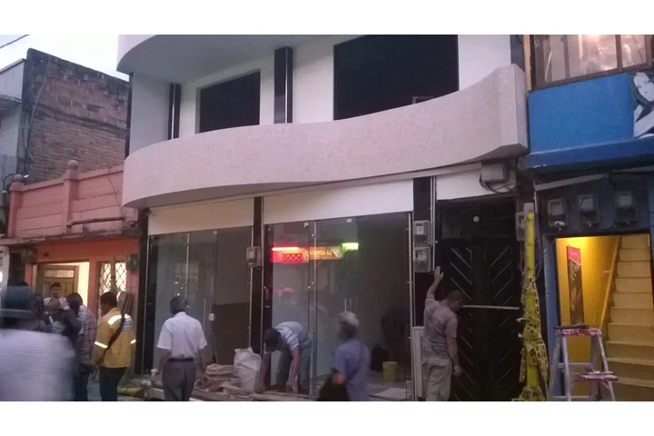 Construcción de piscinas,casas image 2