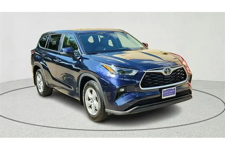 $30790 : Toyota Highlander 2023 image 1