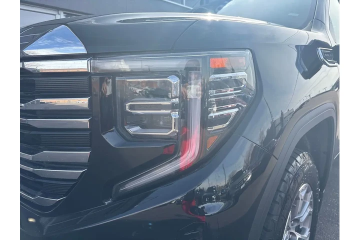 $45995 : 2025 GMC Sierra 1500 4WD Crew image 5