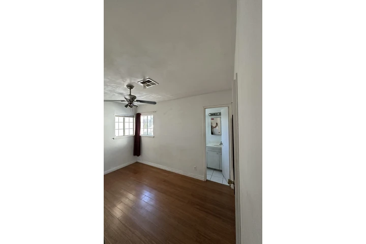 $1 : CUARTO POR RENTA / ROOM FOR RE image 3