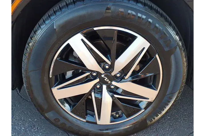 $25849 : Kia Sorento 2022 EX 4dr SUV image 8