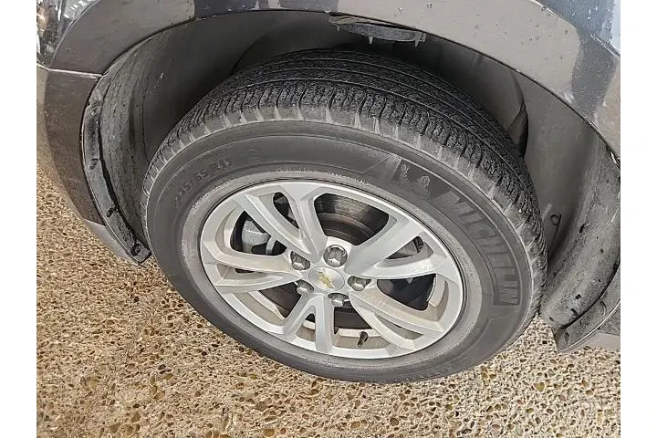 $14328 : Chevrolet Equinox 2017 LT 4d image 2