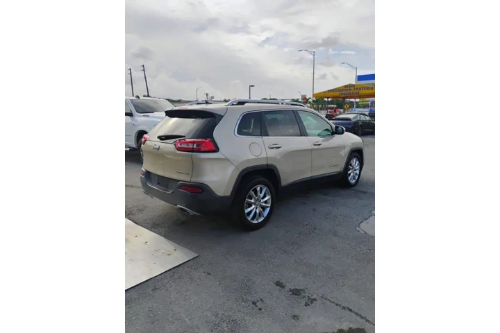 $7300 : 2015 Cherokee Limited image 4