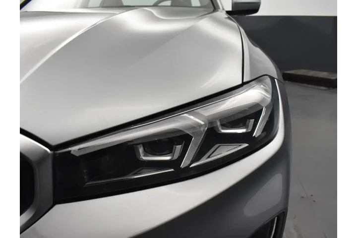 $24952 : BMW 3 Series 2024 330i 4dr S image 6