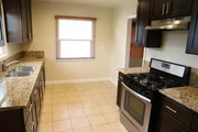 $800 : charming HOME ..Lakewood, CA thumbnail