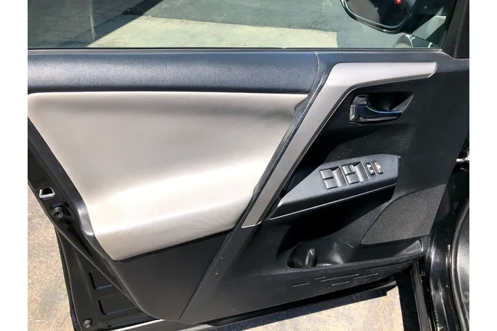 $14990 : 2016 RAV4 XLE AWD image 9