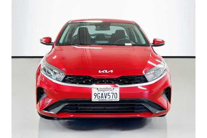 $14943 : Kia Forte 2023 LX 4dr Sedan image 2