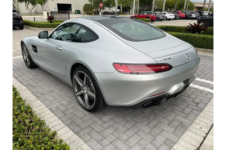 Mercedes AMG GT Coup image 3