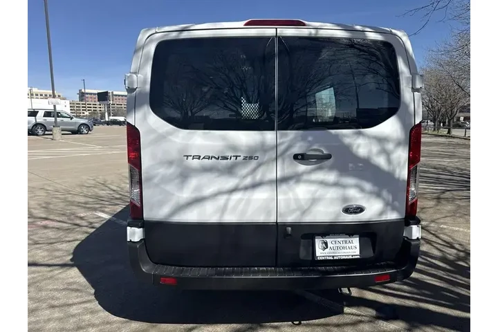$33900 : Ford Transit 2024 250 3dr SW image 6