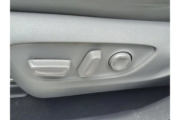 $35403 : Toyota Highlander 2023 L 4dr image 5